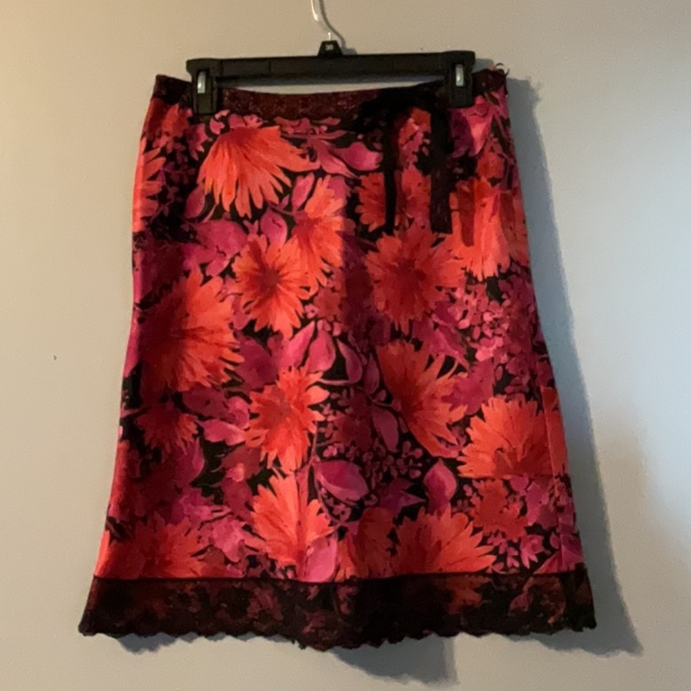 Notations Size Small Floral Pink and Black Skirt